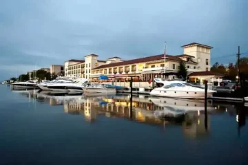 Отель в Занзибаре 4 звезды - Mizingani Seafront